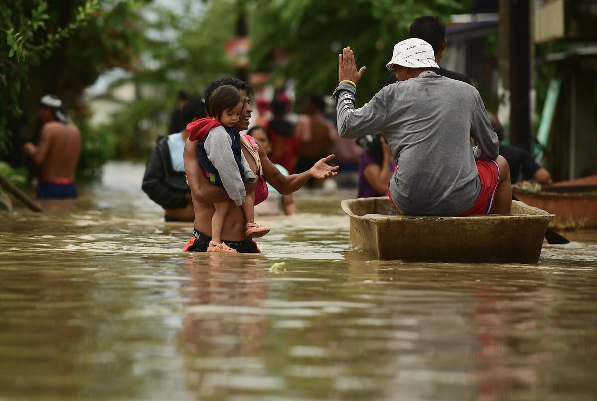 Typhoon Yagi Impacts in Bulacan. © Noel Celis / Greenpeace