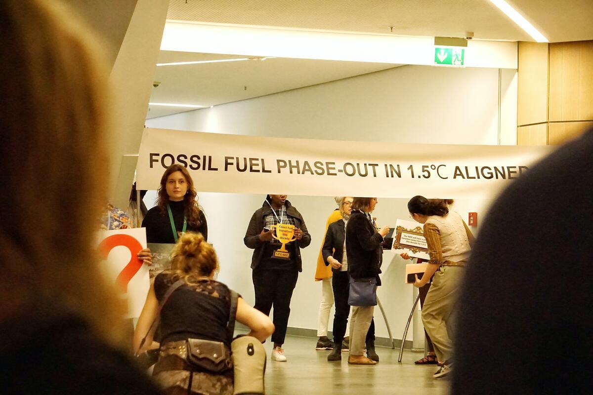 Activists Demand Bonn Climate Change Conference Delegates Align with 1.5°C. © Mia Hense / Greenpeace