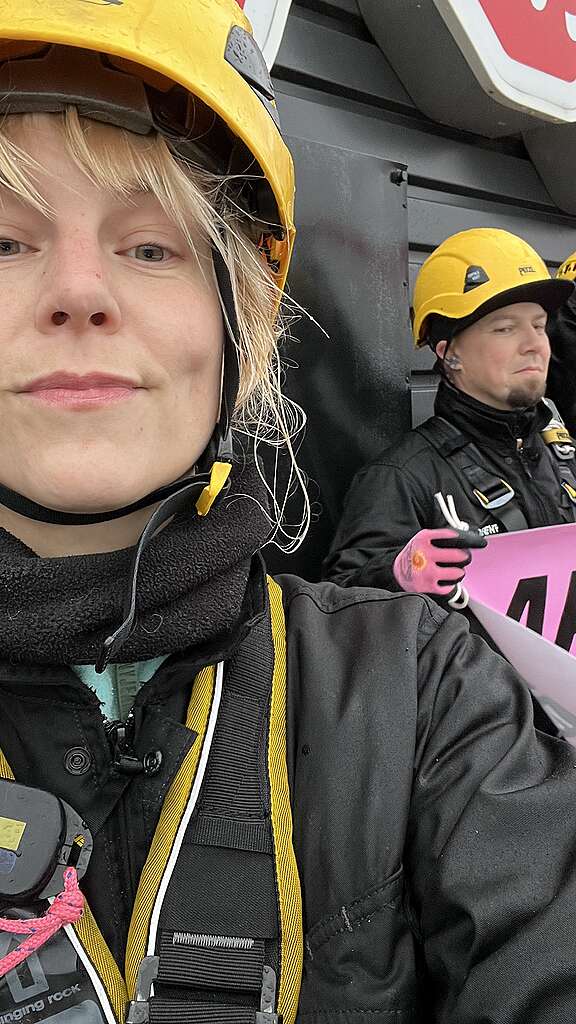 Selfie of Nadja Uusiperhe, a volunteer activist from Greenpeace Nordic on the roof of Arla's dairy in Stockholm ©  Nadja Uusiperhe