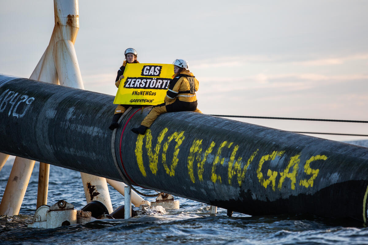 Protest on Pipeline-Laying Ship near Rügen. © Julius Schrank / Greenpeace