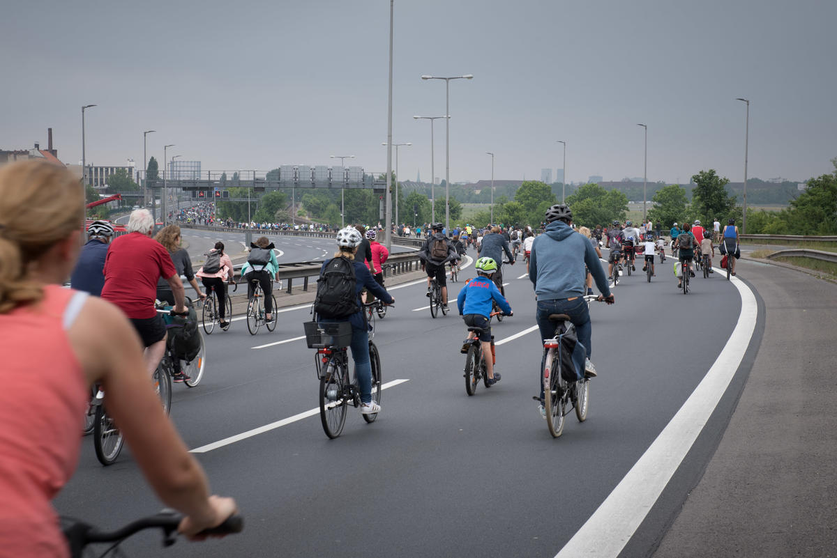 Mass Bike Ride on Motorway in Berlin. © Ruben Neugebauer