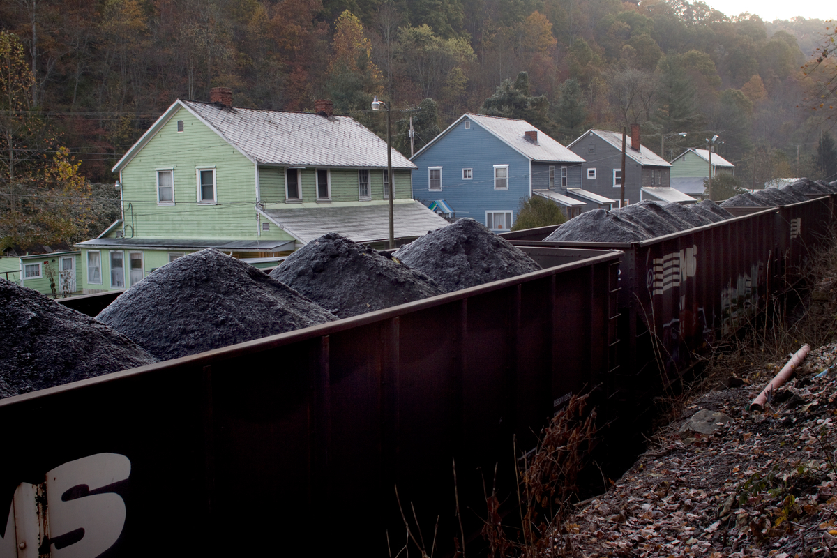 Transportation of Mined Coal in U.S. © Les Stone