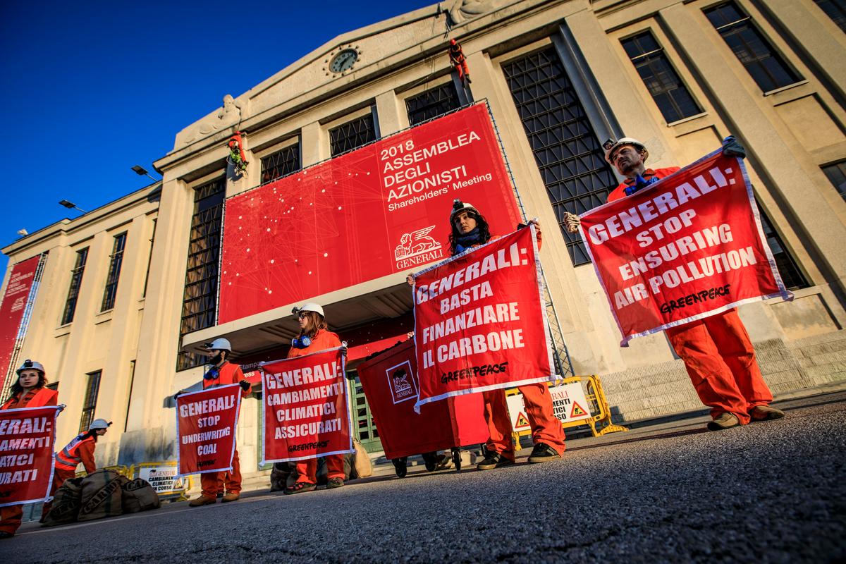 Coal Action at Generali Annual Meeting in Trieste. © Lorenzo Moscia
