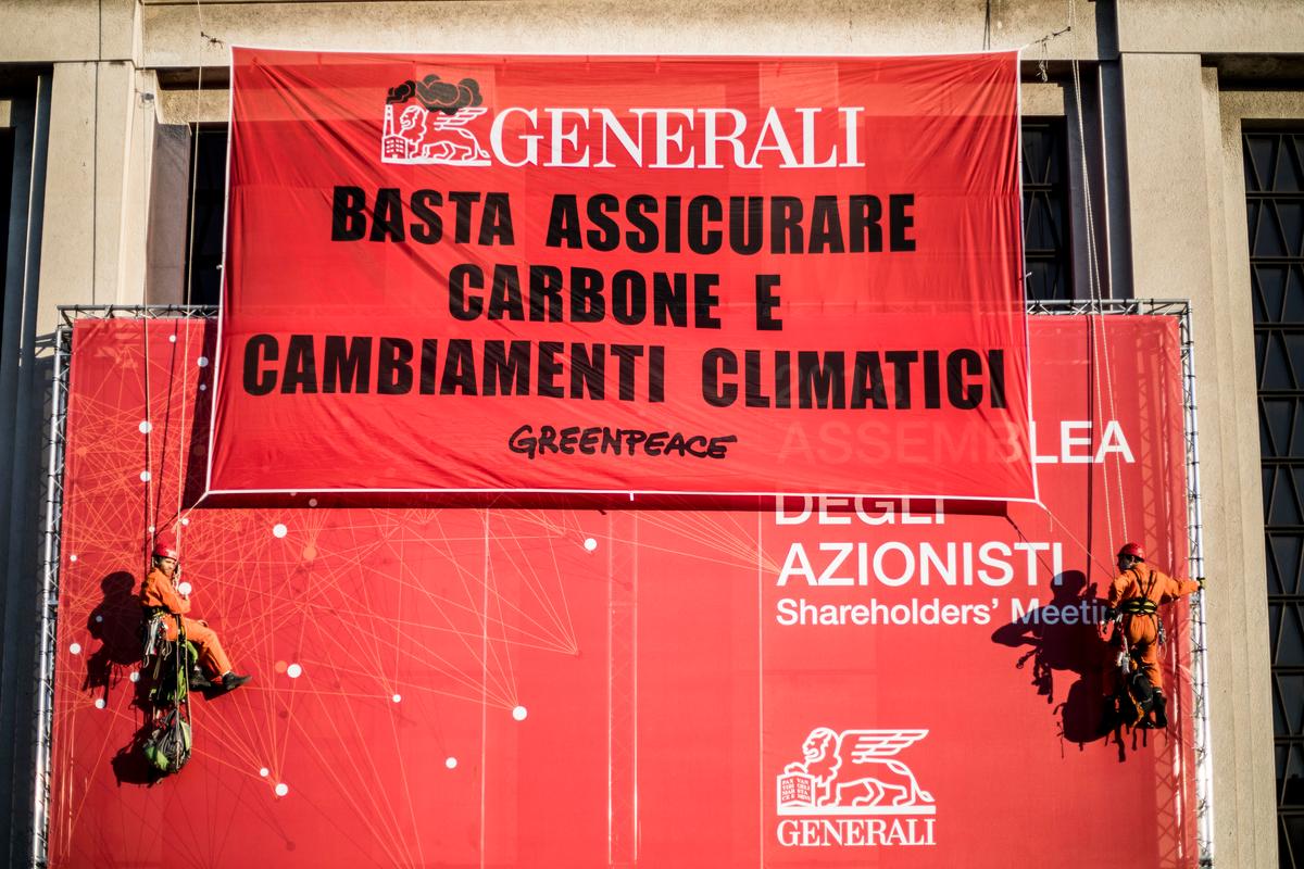 Coal Action at Generali Annual Meeting in Trieste. © Lorenzo Moscia