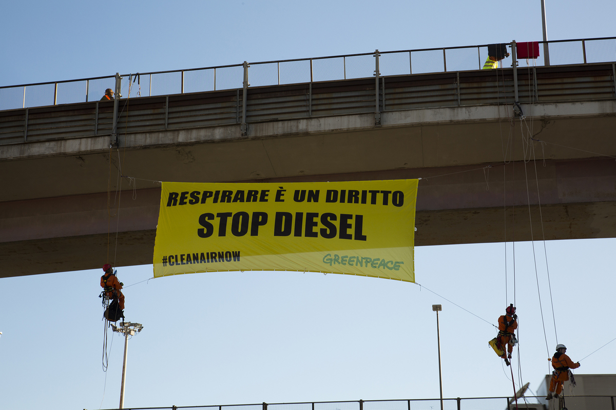 Stop Diesel Car Action in Rome. © Tommaso Galli