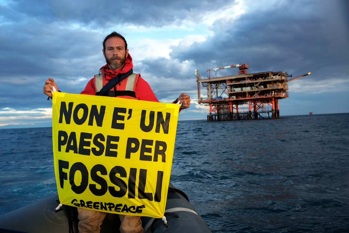 La follia delle trivelle nelle dichiarazioni dei politici - Greenpeace  Italia
