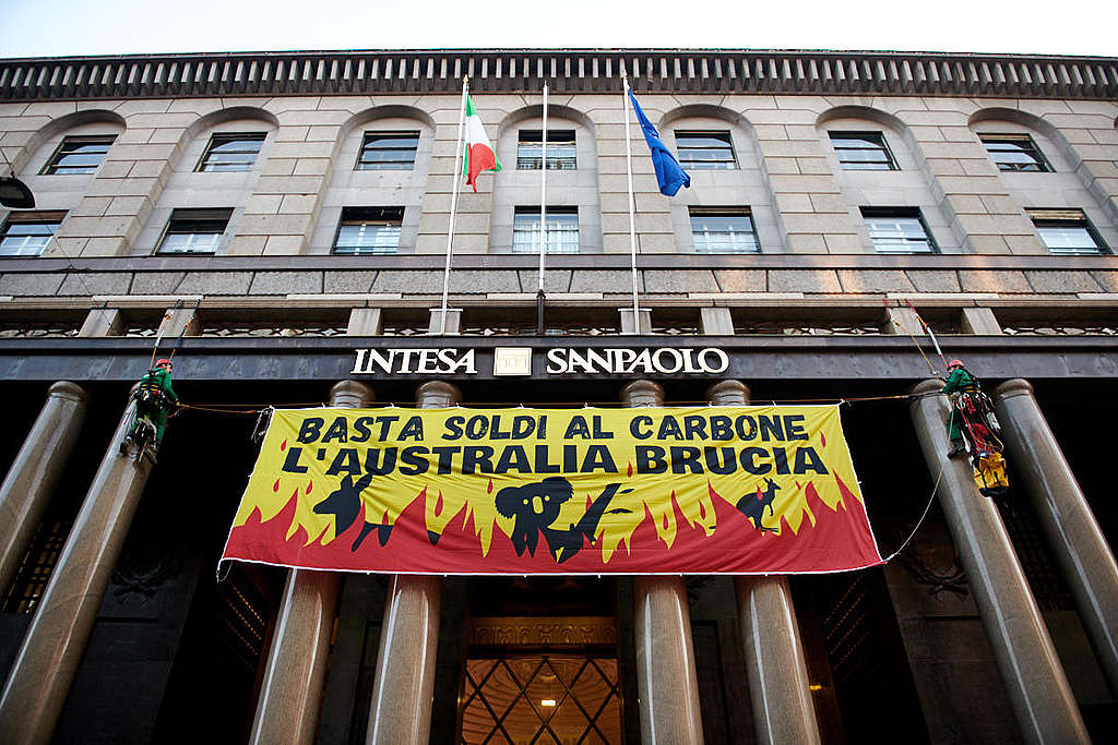Action at Intesa Sanpaolo Headquarters in Milan against Coal Funding. © Greenpeace / Alessandro Vona