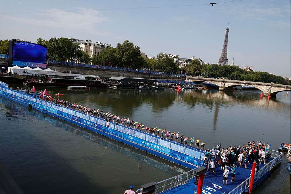 Atleti in gara individuale maschile di triathlon alle Olimpiadi di Parigi 2024