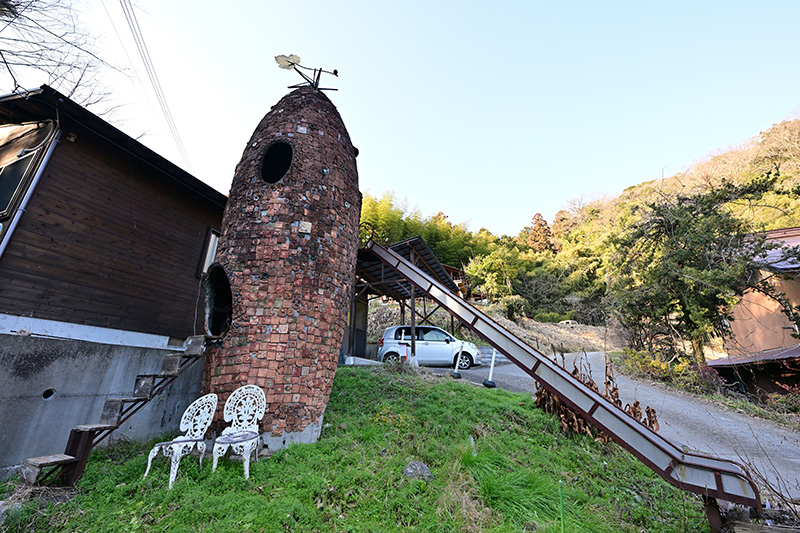 ちくりん舎入口のオブジェ「風の塔」©Ryohei Kataoka/Greenpeace