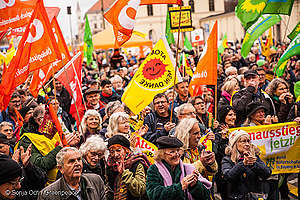 ミュンヘンで脱原発を祝うグリーンピースと市民たち。2023年4月15日。