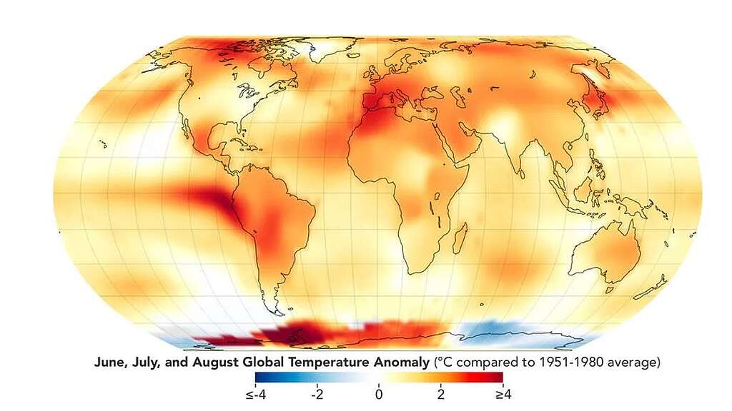 2023년 여름(6월, 7월, 8월)의 전 세계 기온 변화 지도. 사진은 1951년부터 1980년까지의 기준 평균과 비교하여 2023년의 지구가 얼마나 뜨거워졌는지를 보여줍니다. 출처 : 미 항공우주국(NASA) 홈페이지