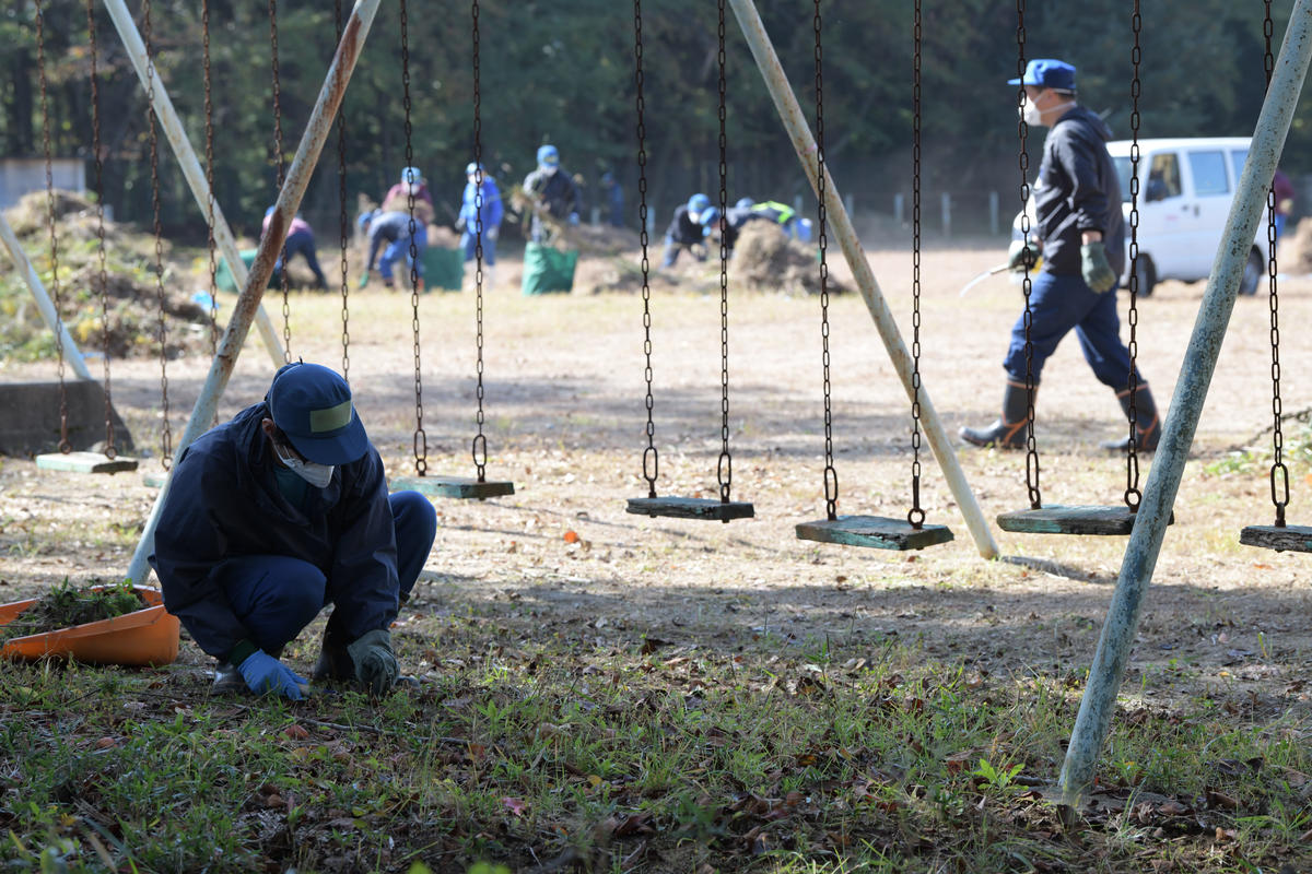 Ouvriers à l'école, Namie, préfecture de Fukushima.