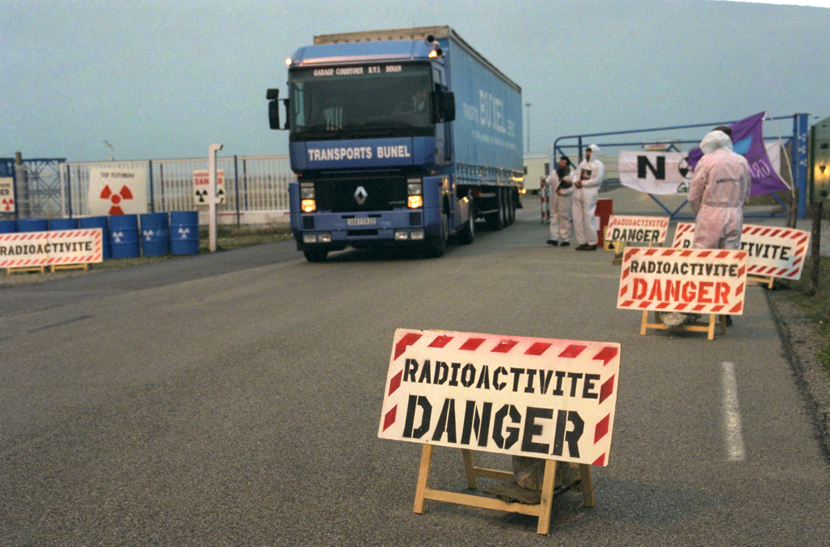 Action de Greenpeace contre la reprise des déchets de plutonium à Cogema, France (1997)