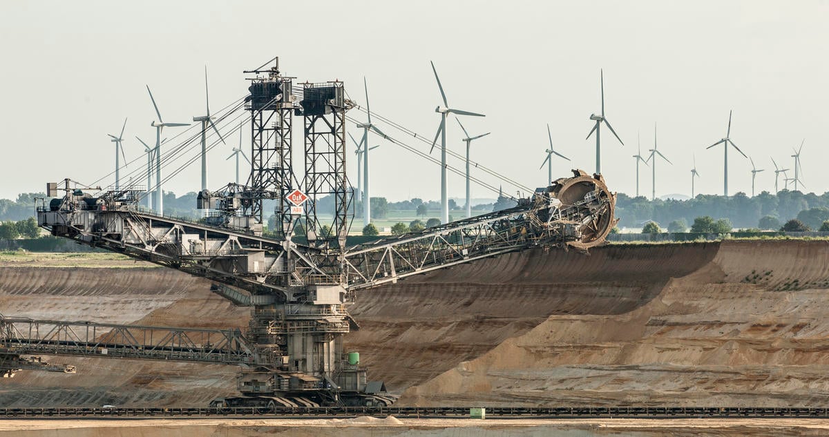 Lignite Surface Mining at Garzweiler  in Germany. © Bernd Lauter / Greenpeace