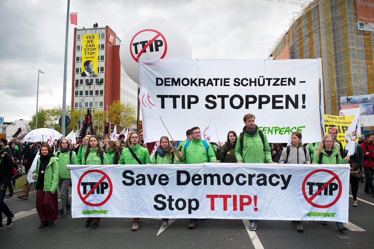 Demonstration Against TTIP in Hannover. © Michael Löwa / Greenpeace