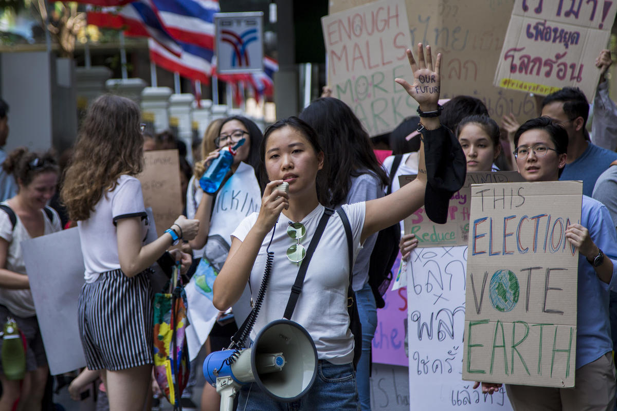 Fridays for Future Student Demonstration in Bangkok. © Biel Calderon / Greenpeace
