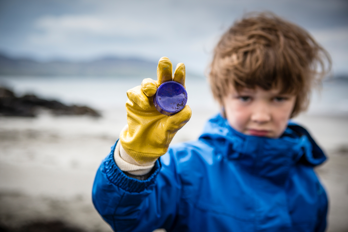Kilninian Beach Clean-up Activity on Mull Island in Scotland. © Will Rose / Greenpeace