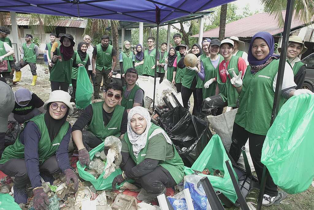 Klang River Clean Up in Malaysia. © Greenpeace