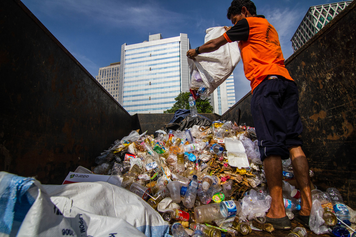 Clean Up Jakarta Day. © Dhemas Reviyanto / Greenpeace