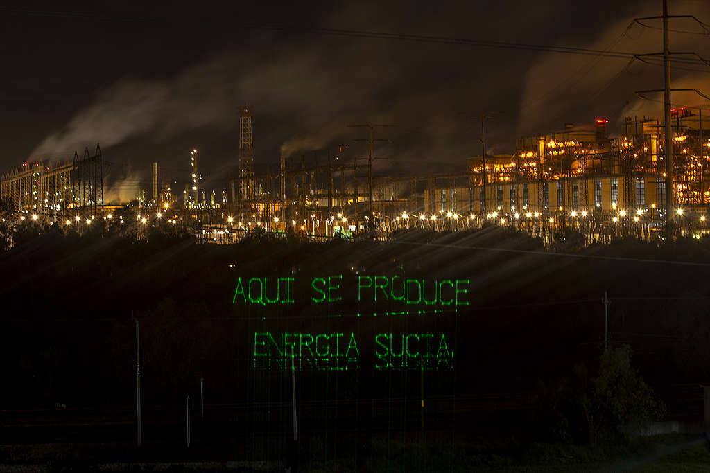 Manifestación desde la termoeléctrica en Tula Hidalgo, mostrando la contaminación en la zona.