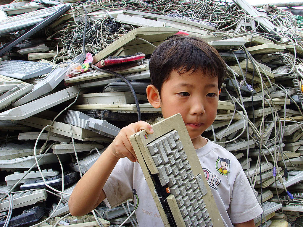 La basura electrónica también contamina el medio ambiente © Greenpeace