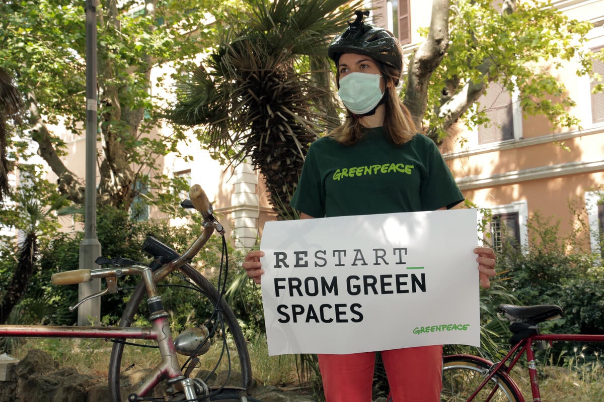 Hack Your City - Activity in Rome. © Tommaso Galli / Greenpeace