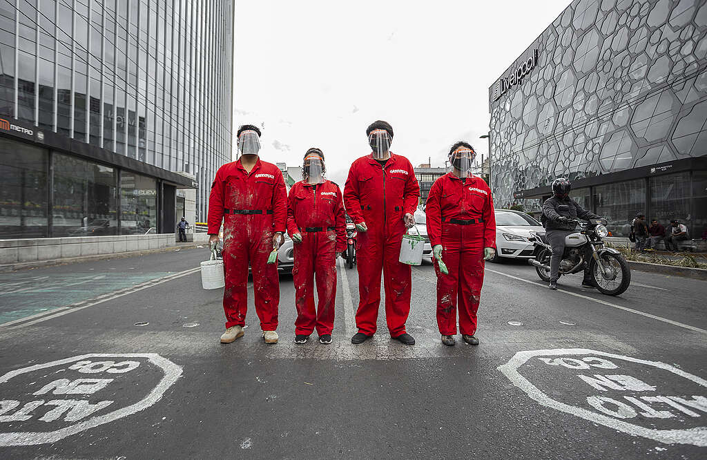 “Etiquetan” carriles de Insurgentes en demanda de ciclovía permanente 
Con la intención de informar y generar conciencia sobre las implicaciones que cada forma de trasladarnos tiene para nuestra salud y la del planeta.