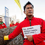 IOI Palm Oil Company Blockade in Rotterdam Harbour. © Marten  van Dijl / Greenpeace