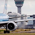 Helpende hand aan KLM kan niet zonder voorwaarden