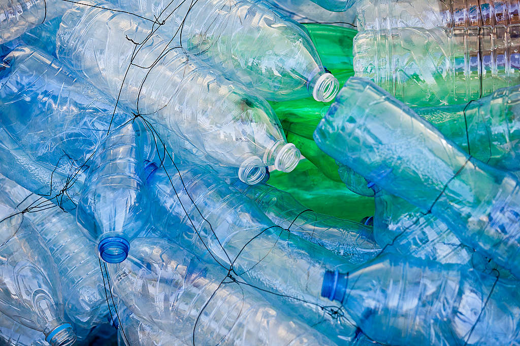 Statiegeld op kleine flesjes: historische overwinning in strijd tegen  plastic soep - Greenpeace Nederland - Greenpeace Nederland