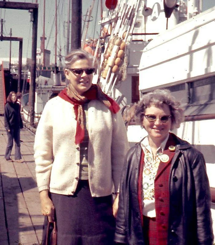 De vrouwen van Greenpeace: Doroty Stowe en Marie Bohlen. 