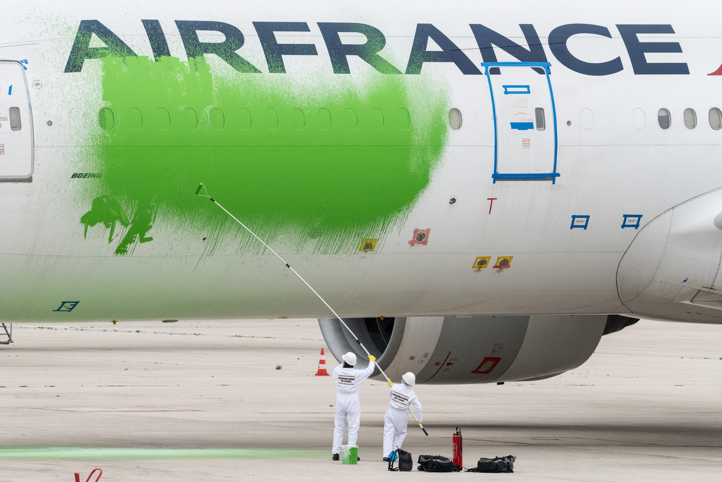 Met deze trucs laat de luchtvaart jou geloven dat ze groen zijn -  Greenpeace Nederland