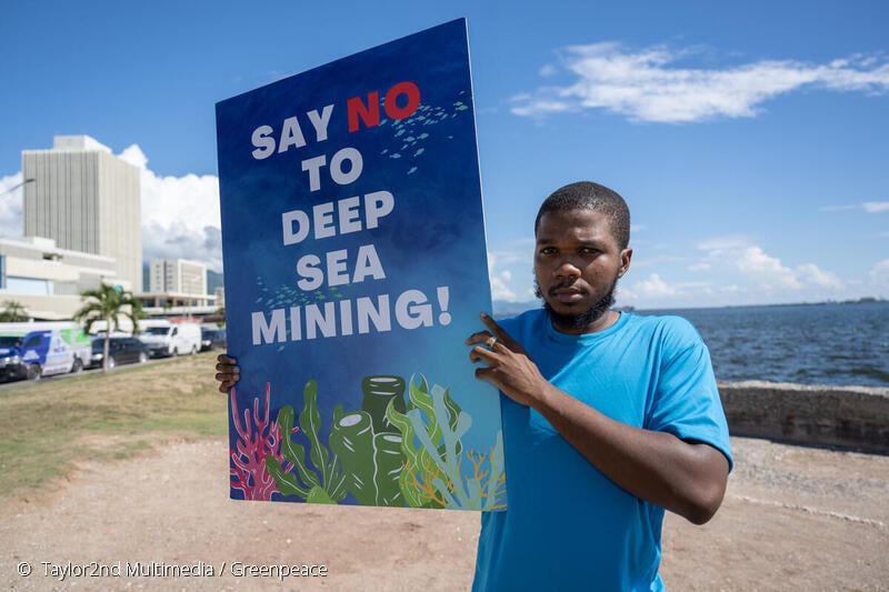 protest tegen diepzeemijnbouw