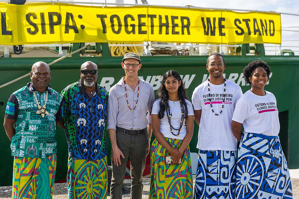 Pacific Rainbow Warrior Ship Tour - Welcome Ceremony in Vanuatu. © Greenpeace / Island Roots