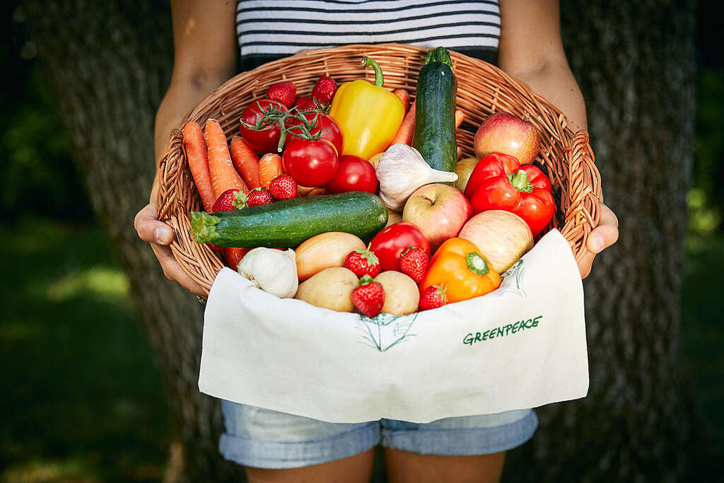 Seasonal Fruits and Veggies in Austria. © Mitja  Kobal / Greenpeace