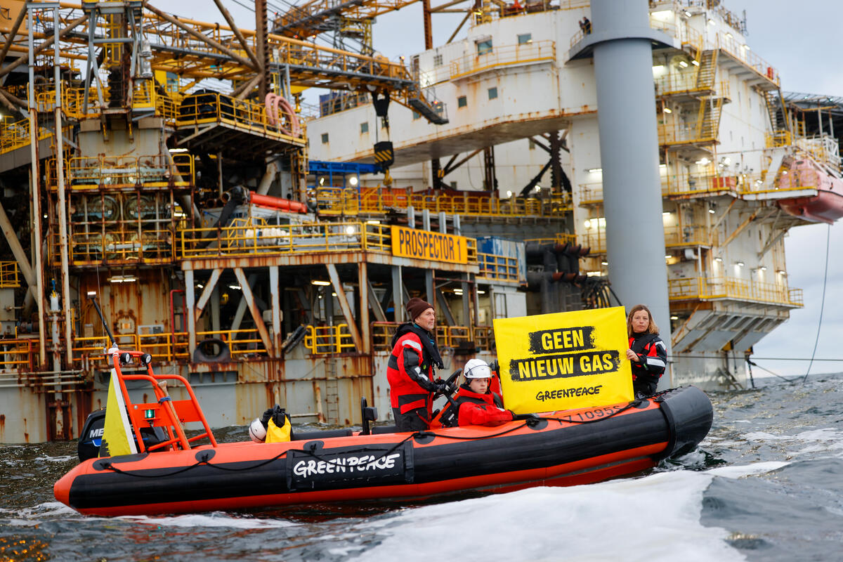 Borkum Gas Project - Protest against Drilling. © Axel Heimken / Greenpeace