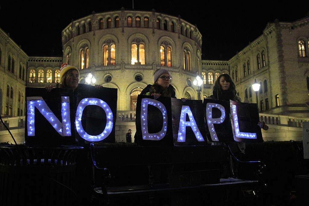 Dakota Access Solidarity Protest in Oslo. © Greenpeace / Matthew Kemp