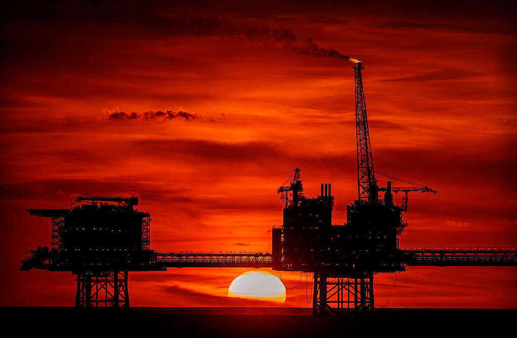 Culzean Gas Platform in the North Sea. © Marten  van Dijl / Greenpeace