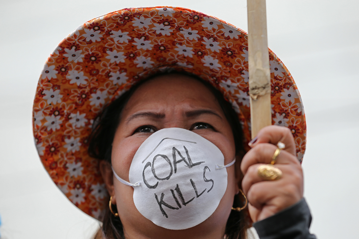 Activists in Manila Launch Global 'Break Free' Protests against Fossil Fuels. © Greenpeace
