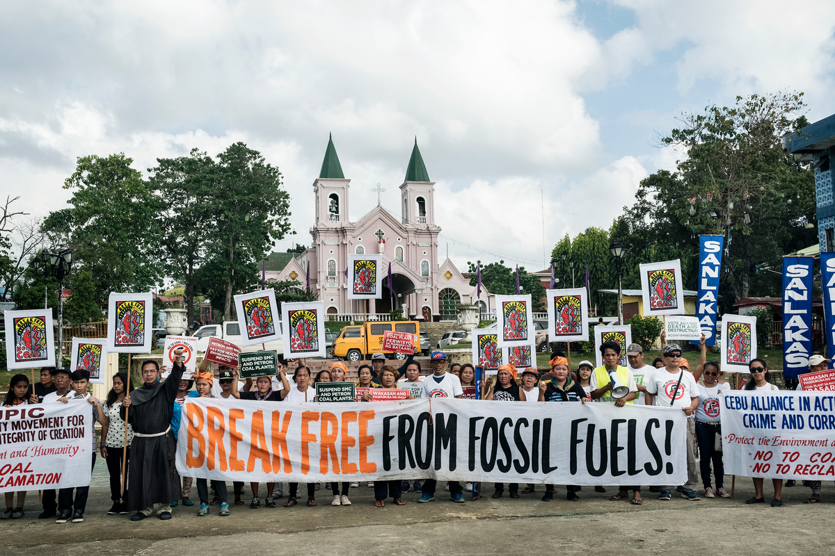Cebu Communities Join the Global Break Free Protests against Fossil Fuels - Day 2. © Francesco Pistilli / Greenpeace