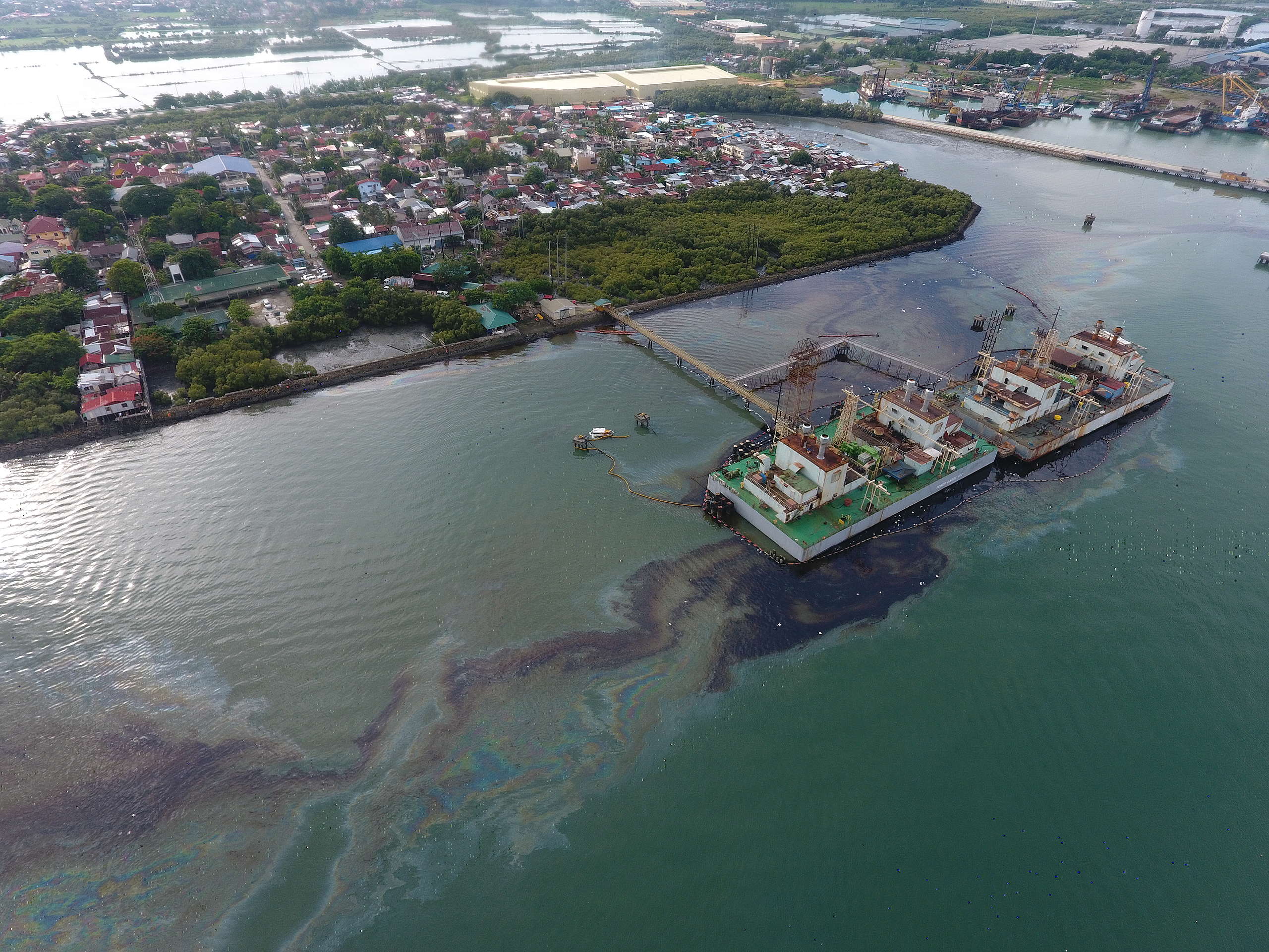 Greenpeace statement on Iloilo power barge oil spill Greenpeace