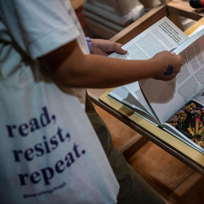 People's Museum Tour in Manila. © Chris J Ratcliffe / Greenpeace