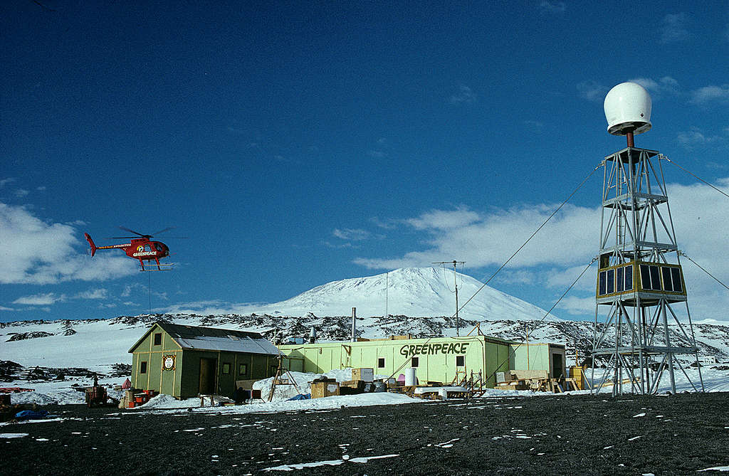 Greenpeace World Park Base, Antarctica. © Greenpeace / Steve Morgan