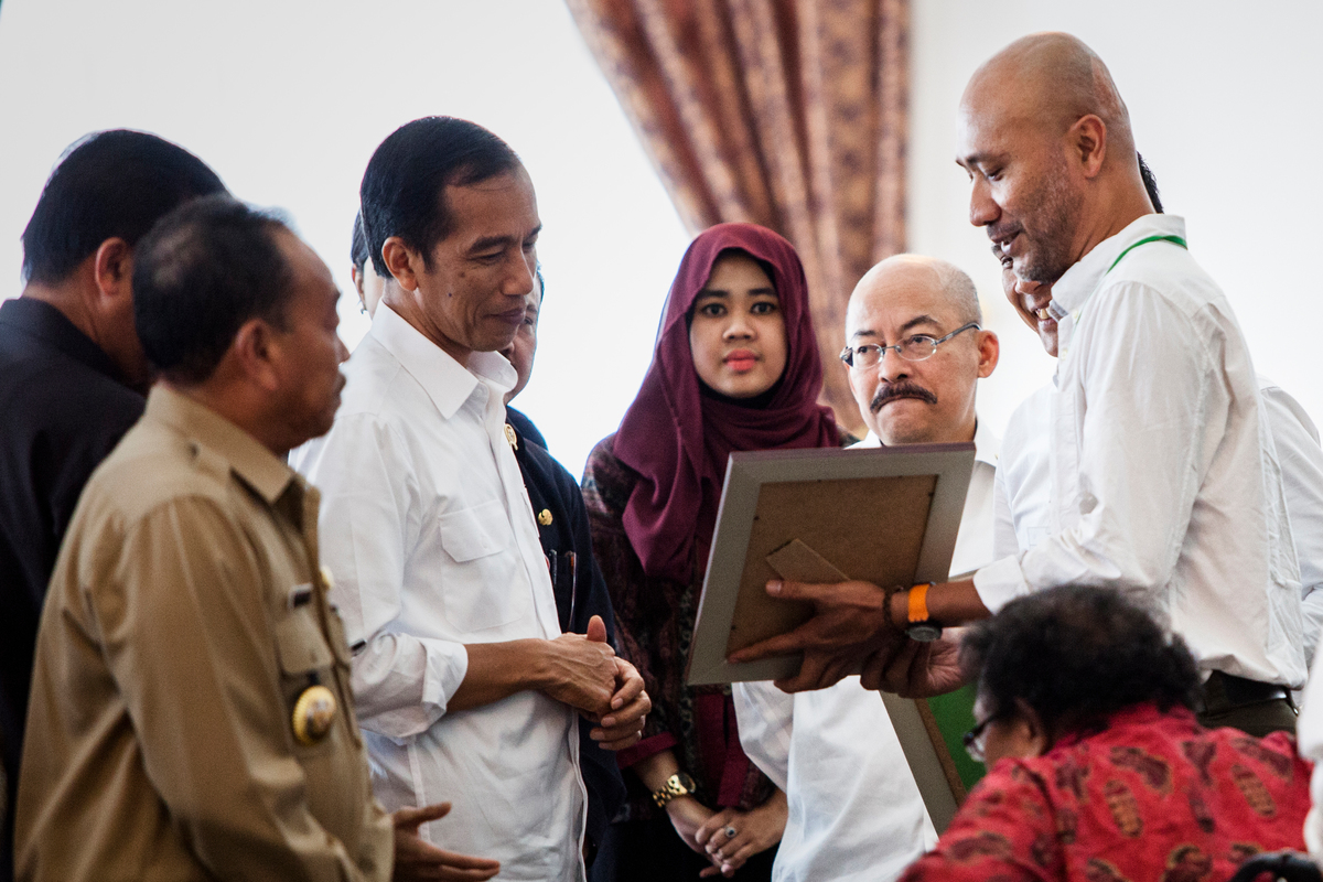 Indonesian President Joko Widodo Visits Riau Province. © Oscar Siagian / Greenpeace