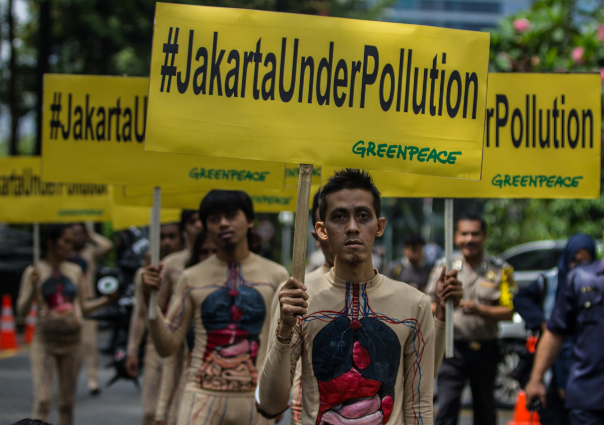 Jakarta under Pollution Protest. © Jurnasyanto Sukarno / Greenpeace