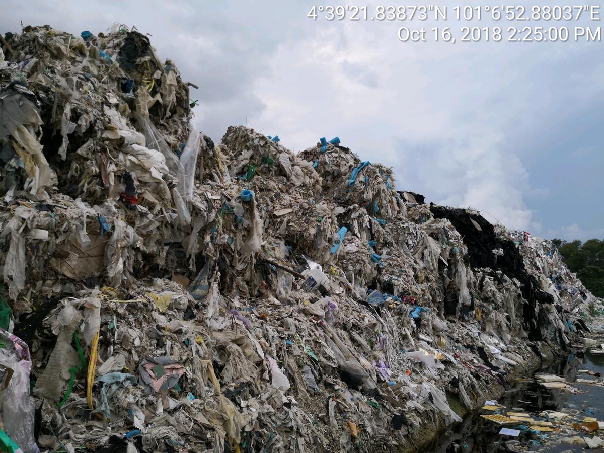UK Plastic Waste at a Dumpsite in Ipoh, Malaysia. © Greenpeace