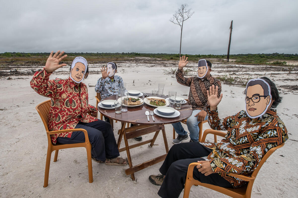 Photo Opp in Food Estate. © Jurnasyanto Sukarno / Greenpeace