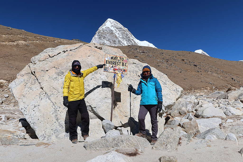綠色和平特派員自費前往聖母峰基地營，觀察氣候變遷如何影響「第三極」喜馬拉雅山脈區域。