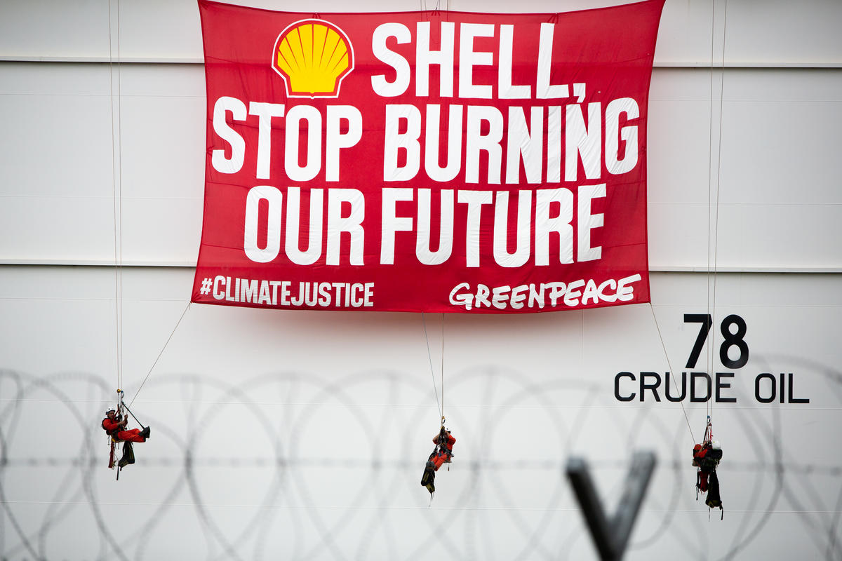 2019年9月，綠色和平行動者與海燕風災災民於Shell石油公司菲律賓總部外倡議，要求其向因氣候變遷遭到人權損害的菲律賓人負起法律及道德責任。