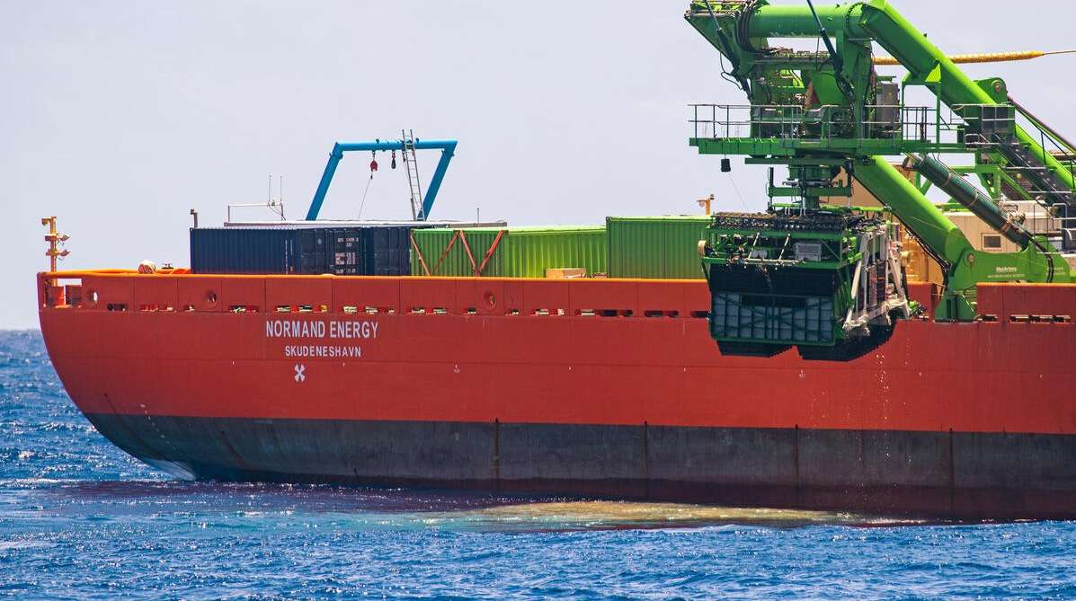 2021年4月，綠色和平於太平洋上記錄到GSR深海採礦企業所雇用的Normand Energy船隻，進行海底採礦導航機Patania II測試，結果發生操控失靈，被拖起時帶起大量海底沉積物。
